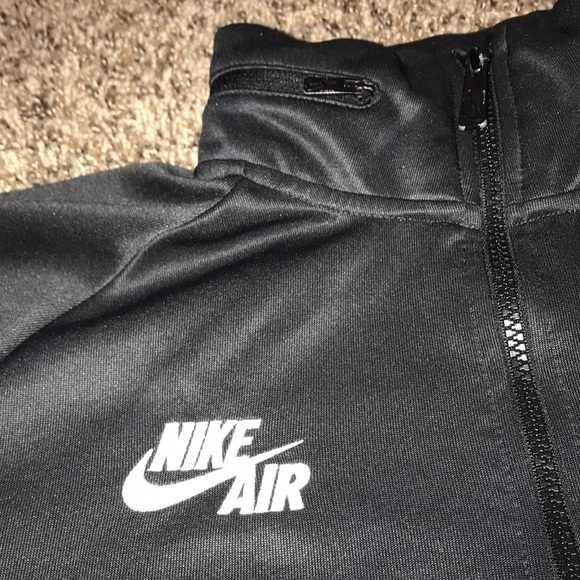 Nike Air Sweatshirt w/ hood (can tuck in) - Picture 2 of 6